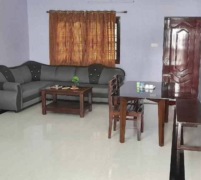 Mp Villa - Lovely Furnished Appartment Puduccseri Kültér fotó